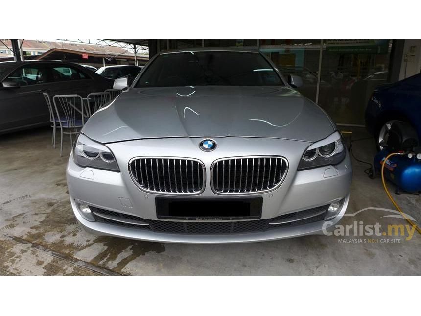 BMW 5 Series 20032012 520i On Road Price Petrol Features  Specs Images